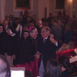 Monsignor Filippo Strofaldi abbraccia il suo amico Filippo Veniero (2 ottobre 2005).